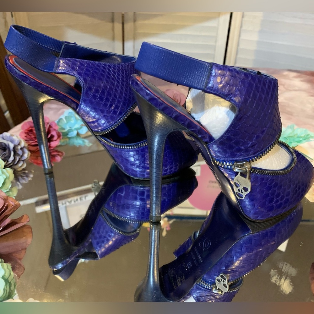 Euc!!Alexander Mcqueen Python Print Sandals. - image 7